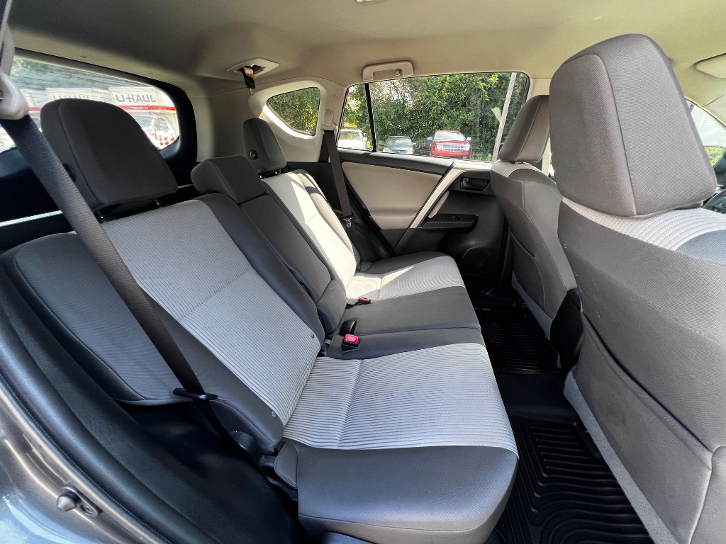 2014 Toyota RAV4 LE - Photo 14