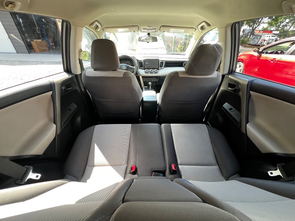 2014 Toyota RAV4 LE - Photo 13