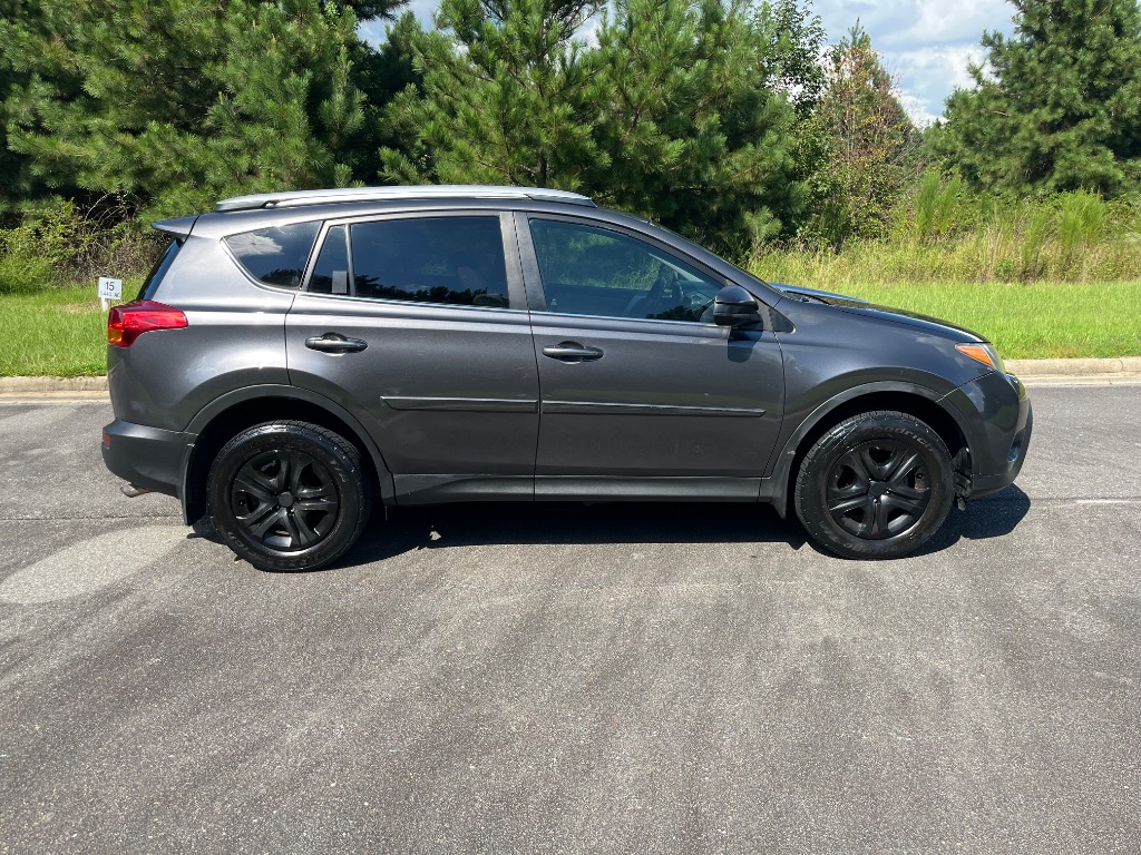 2014 Toyota RAV4 LE - Photo 6