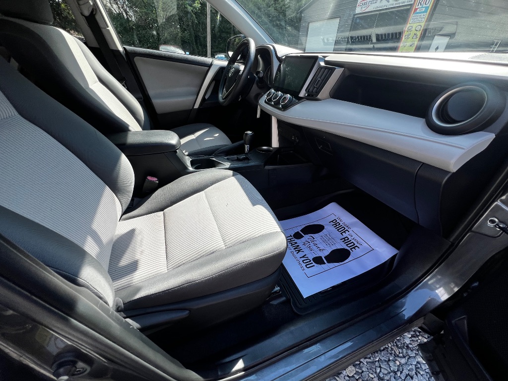 2014 Toyota RAV4 LE - Photo 16