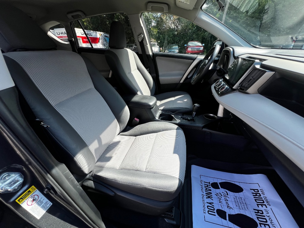 2014 Toyota RAV4 LE - Photo 17