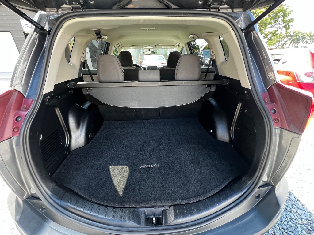 2014 Toyota RAV4 LE - Photo 9