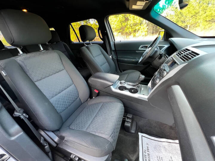 2015 Ford Explorer XLT - Photo 15
