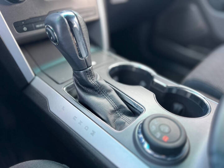 2015 Ford Explorer XLT - Photo 24