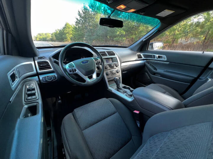 2015 Ford Explorer XLT - Photo 10