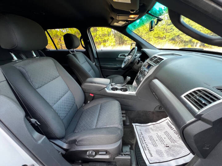 2015 Ford Explorer XLT - Photo 14