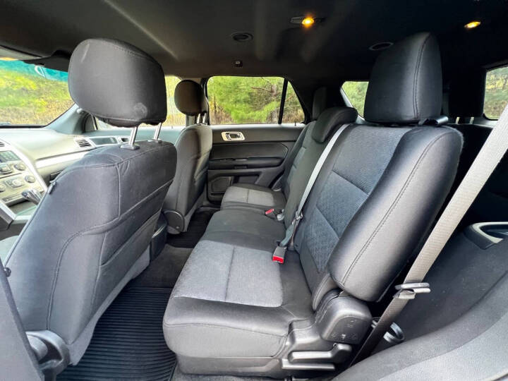 2015 Ford Explorer XLT - Photo 13