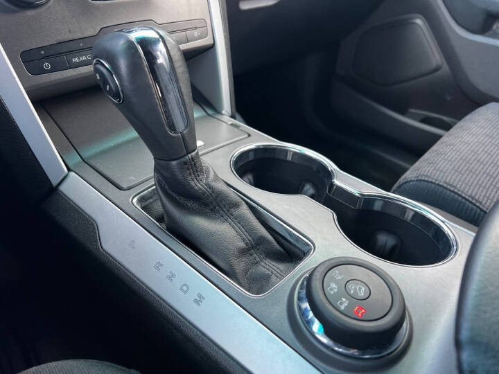 2015 Ford Explorer XLT - Photo 25