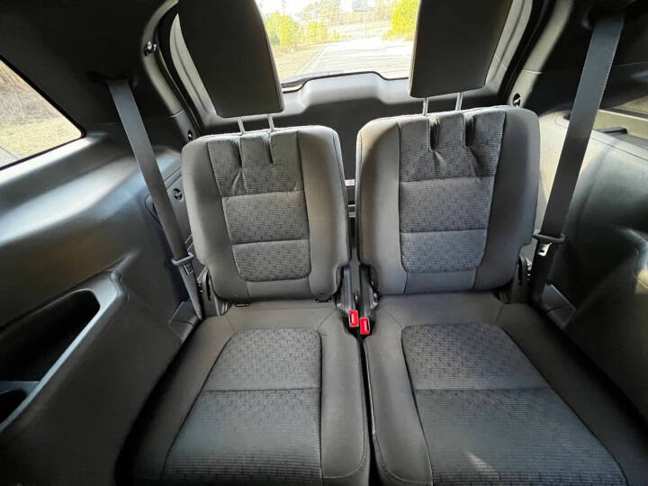 2015 Ford Explorer XLT - Photo 19